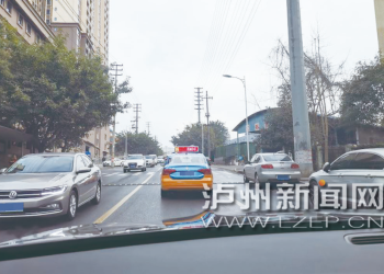 颠颠颠……一公里多路竟有13条减速带？泸州市民：简直就是“搓衣板路”！