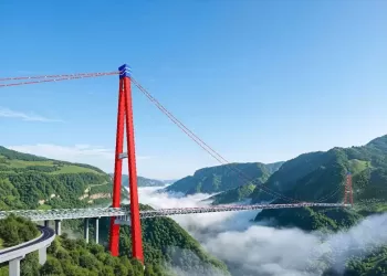 世界首创！西香高速泸沽湖特大桥U型隧道锚贯通
New