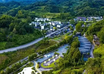 3条路→3个园，成都彭州桂花镇这样“重构”乡村！
New