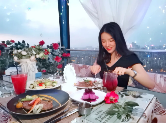 七夕摩天轮餐厅 ▏约会女神、拿下小鲜肉，只需要一次这样的晚餐……-2.png