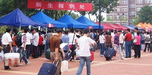泸州市中小学幼儿园8月31日报到 9月1日正式行课-1.jpg