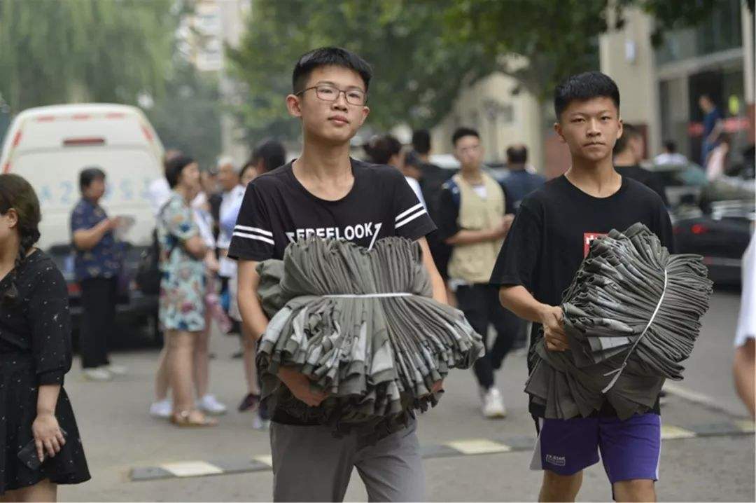 泸州市中小学幼儿园8月31日报到 9月1日正式行课-2.jpg