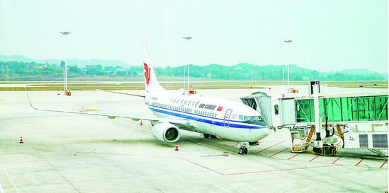 创历史新高！泸州机场8月旅客吞吐量近21.9万人次-1.png