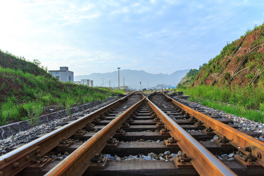 隆黄铁路隆叙段扩能改造，高铁站预留计划引入哪些铁路...-1.jpg