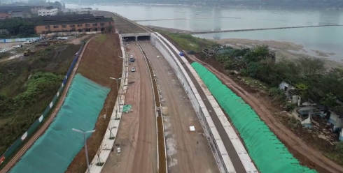 泸州茜草滨江路预计明年1月功能性通车，双向六车道-2.png