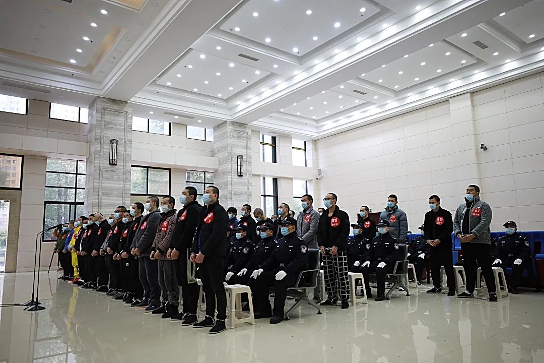 组织领导者获刑25年！泸州47人黑社会性质组织犯罪宣判！-5.jpg