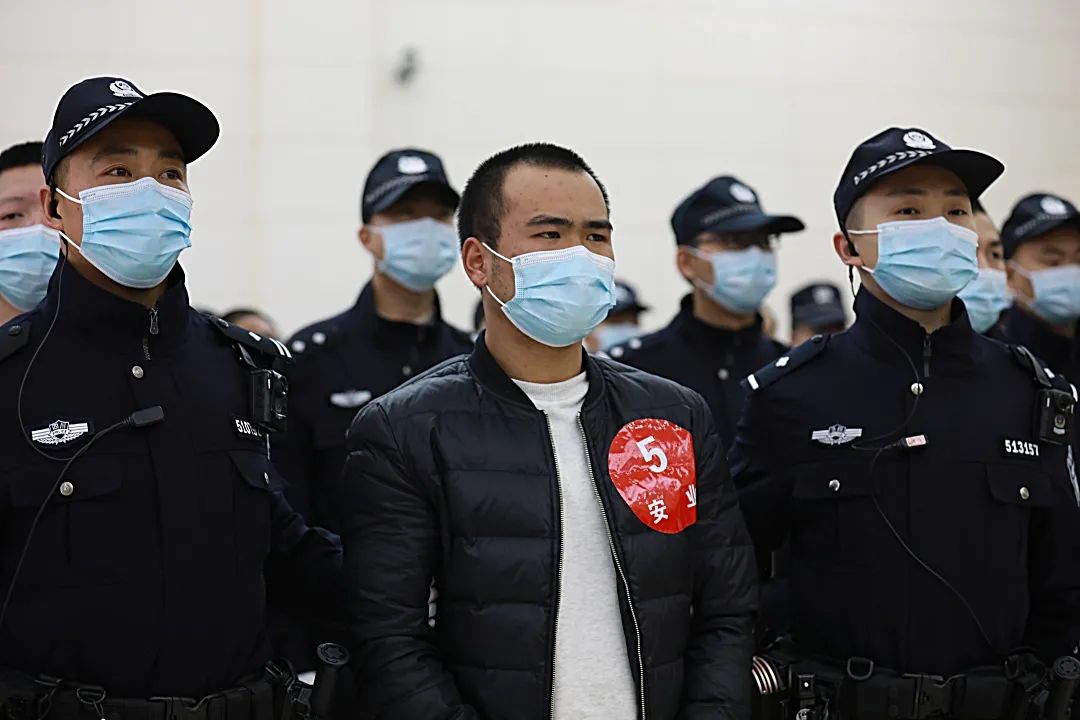 组织领导者获刑25年！泸州47人黑社会性质组织犯罪宣判！-12.jpg