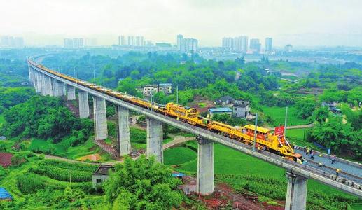 川南城际铁路打造沿线绿化工程示范段-1.jpg