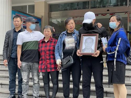 太催泪了！一趟回家路，泸州这两个失踪的“孩子”足足走了28年-6.jpg