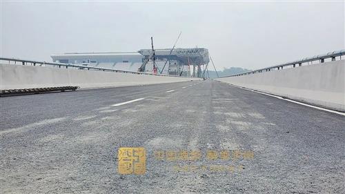 带你“云探班”丨快看！泸州高铁站周边配套市政道路已经建成这样了-2.jpg