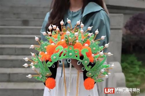 用雪糕棍“造航空母舰”！泸州这群医学生太厉害了！-11.jpg