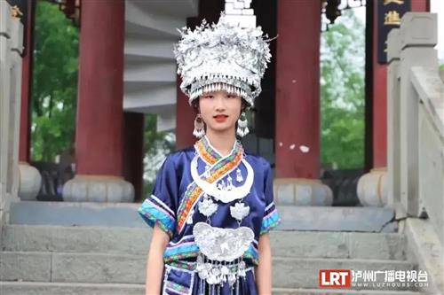用雪糕棍“造航空母舰”！泸州这群医学生太厉害了！-12.jpg