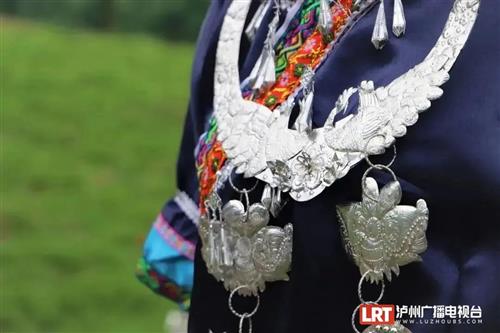用雪糕棍“造航空母舰”！泸州这群医学生太厉害了！-13.jpg