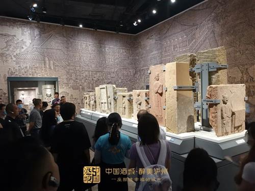 “三味”高铁首站到了：酒城“酒味”！泸州站有这些硬核-7.jpg