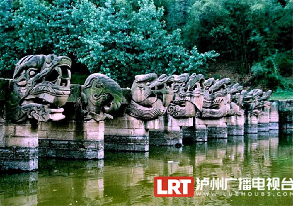 130公里三种味道，美女记者坐高铁打卡内自泸风光-5.jpg