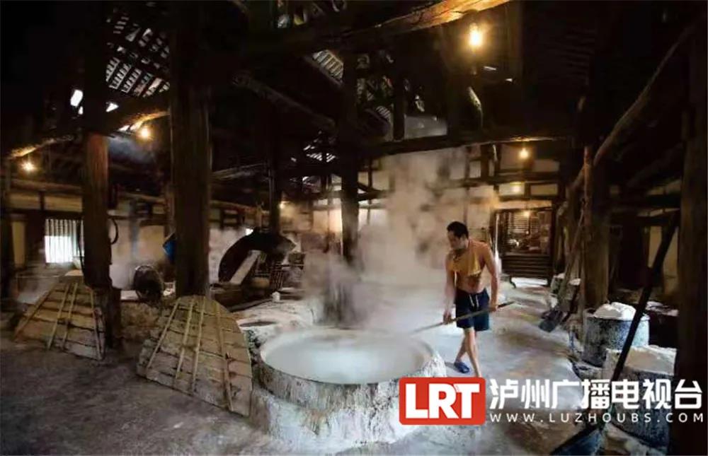 130公里三种味道，美女记者坐高铁打卡内自泸风光-7.jpg