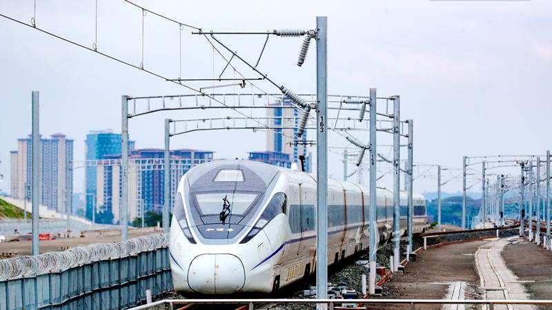 共同见证｜绵泸高铁内自泸段正式通车 泸州迈入高铁时代！-2.jpg