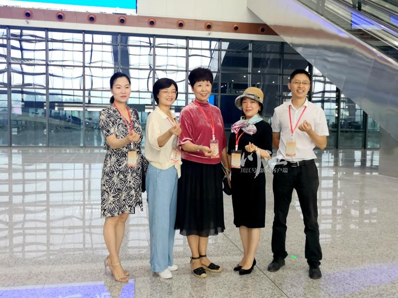 共同见证｜绵泸高铁内自泸段正式通车 泸州迈入高铁时代！-4.jpg
