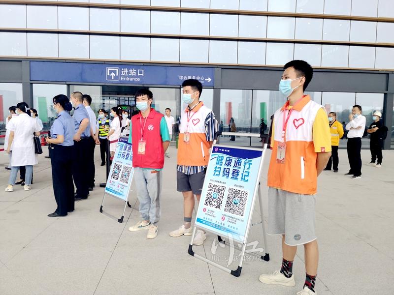 共同见证｜绵泸高铁内自泸段正式通车 泸州迈入高铁时代！-9.jpg