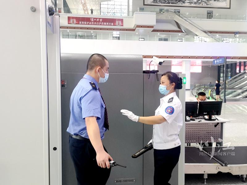 共同见证｜绵泸高铁内自泸段正式通车 泸州迈入高铁时代！-16.jpg