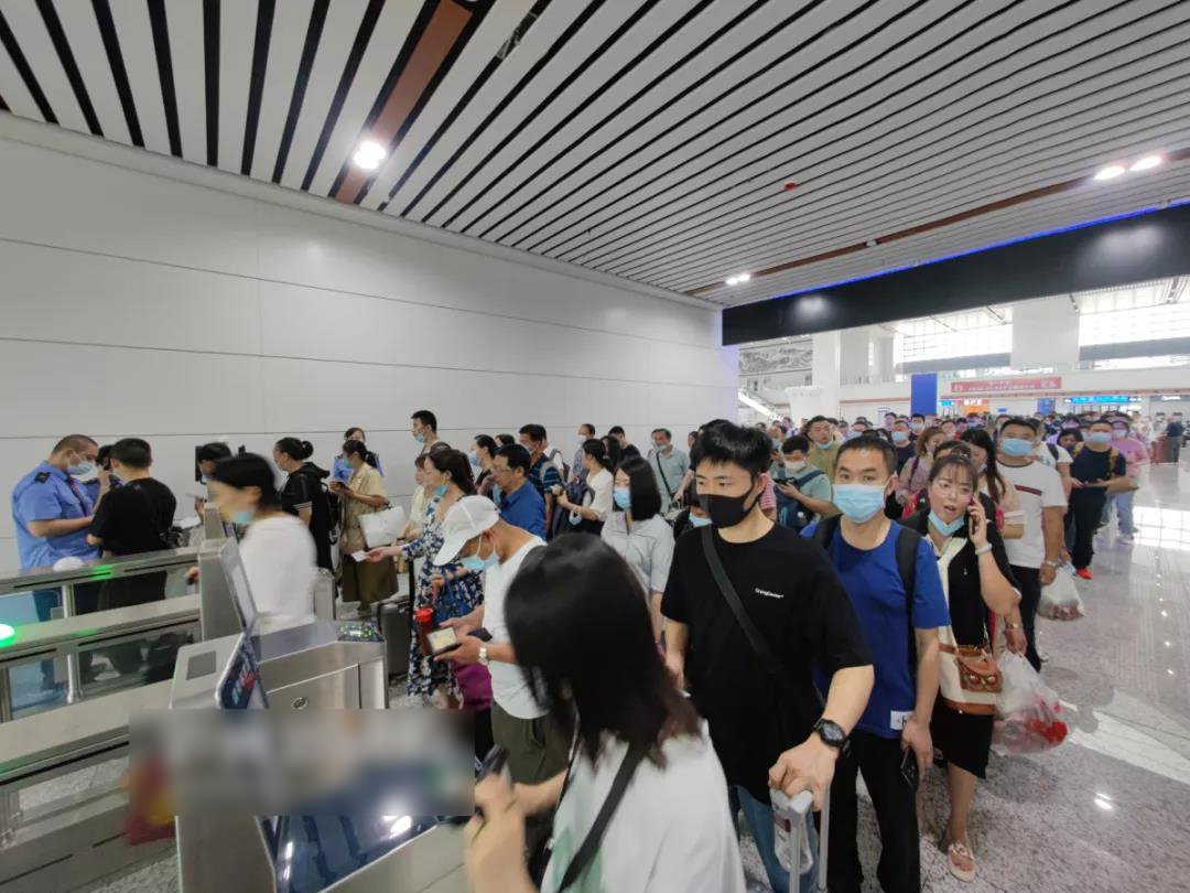 宝，一起去坐高铁吧！哪条路线？今日泸州始发，现场魅...-2.jpg