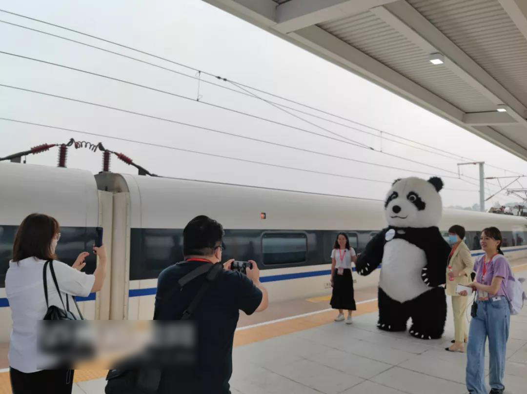 宝，一起去坐高铁吧！哪条路线？今日泸州始发，现场魅...-9.jpg