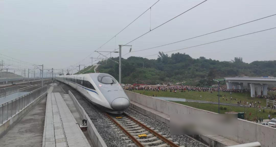 宝，一起去坐高铁吧！哪条路线？今日泸州始发，现场魅...-15.jpg