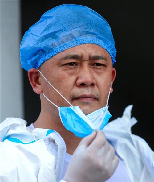 40℃+高温下，泸州街头的这一幕让人瞬间泪目-2.jpg