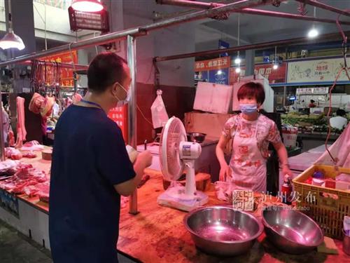 日行超2万步！泸州“硬核”书记守好疫情防控第一线-1.jpg