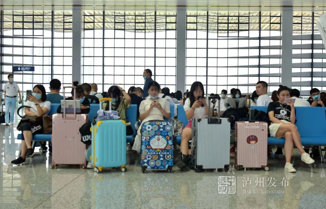 10月31日起，泸州至成都将新增两对高峰线列车！-6.jpg