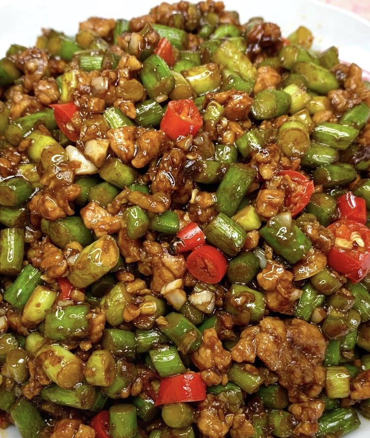 蒜苔炒肉沫！真的太好吃了！泸州的朋友们快点做起来～-1.jpg