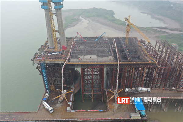 双向八车道 泸州长江六桥建设迎来关键节点-4.jpg