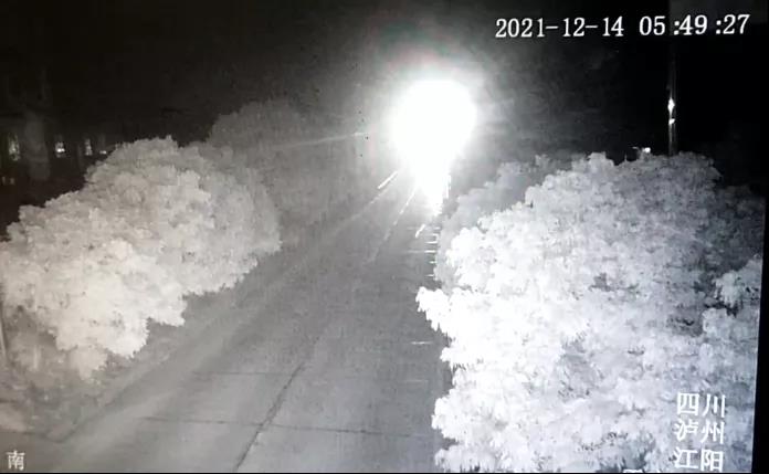 1瓶豆瓣酱，3个泸州警察，1台电脑，2天擒凶-3.jpg