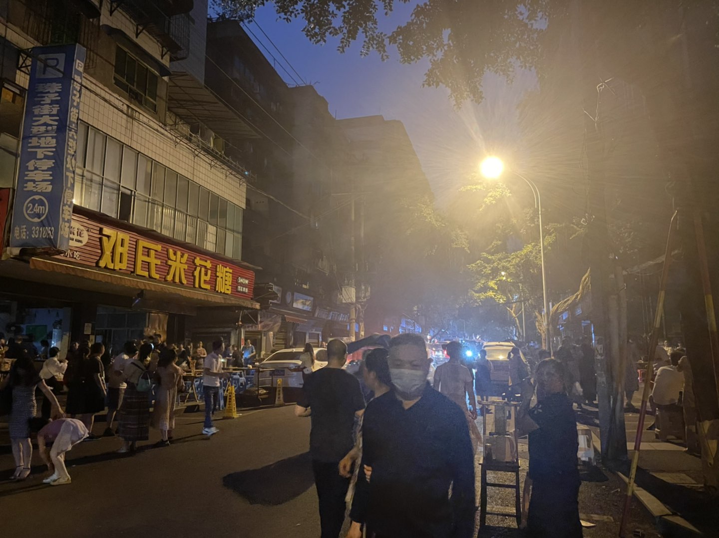 突发！大北街停电，疑是线路爆了，有烟，很胶臭！-7.jpg