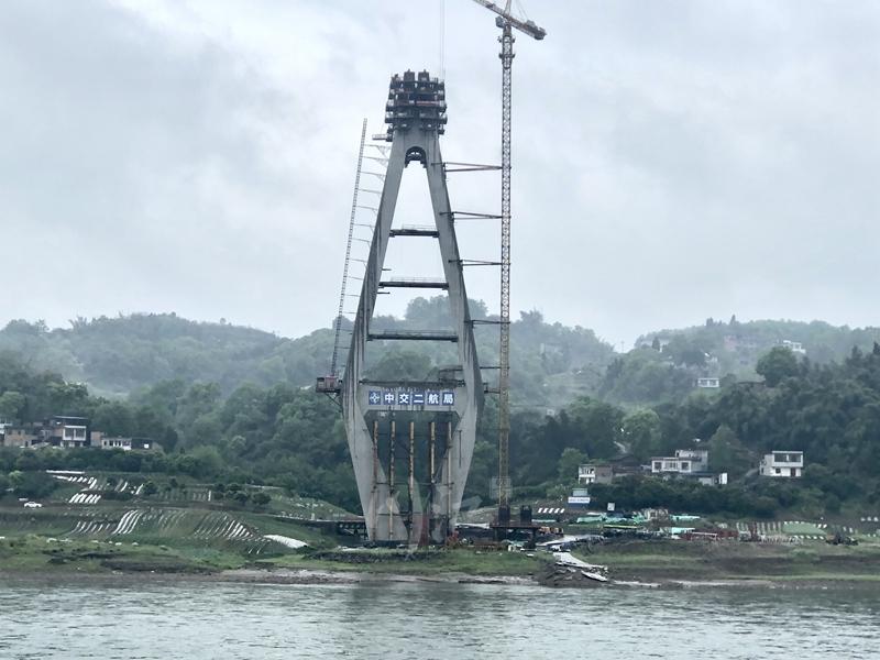 与洪水赛跑，泸州榕山长江大桥2号墩承台浇筑完成-3.jpg