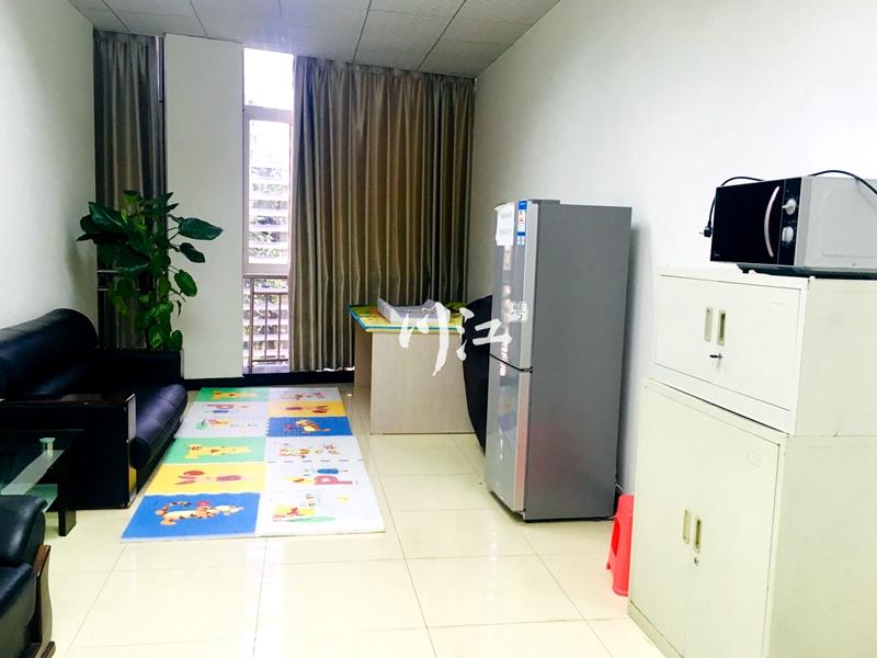 哺乳室、育儿假、居家办公……泸州启动寻找家庭友好型工作场所活动-1.jpg