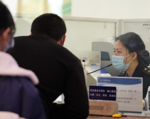 清明节期间，成都东站将加开泸州方向列车2对-1.jpg