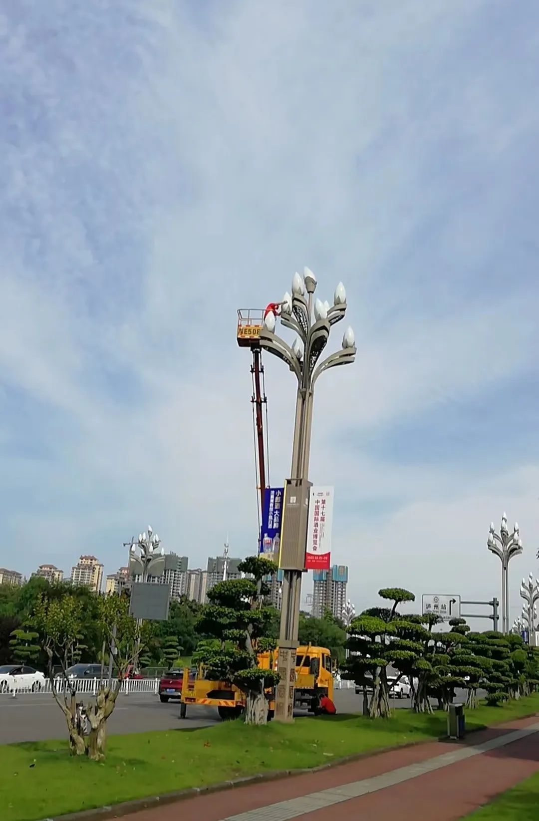 节日我在岗 | 我是城市“点灯人”-2.jpg