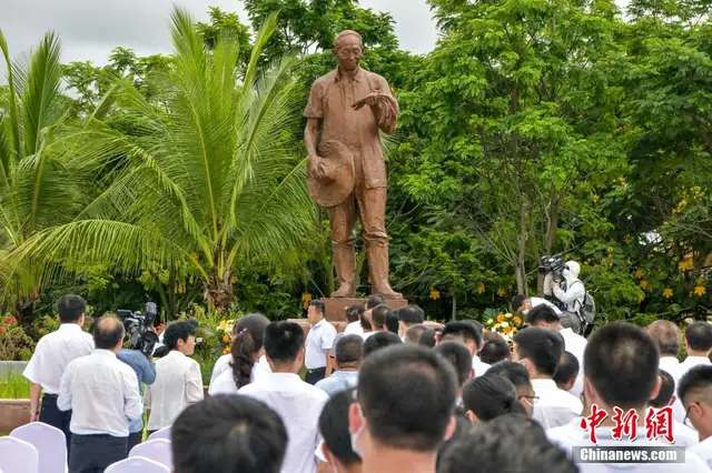 袁隆平铜像落成揭幕仪式在三亚举行-5.jpg