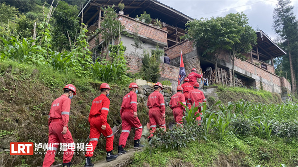 驰援芦山，泸州综合应急救援支队正在开展隐患排查-3.jpg
