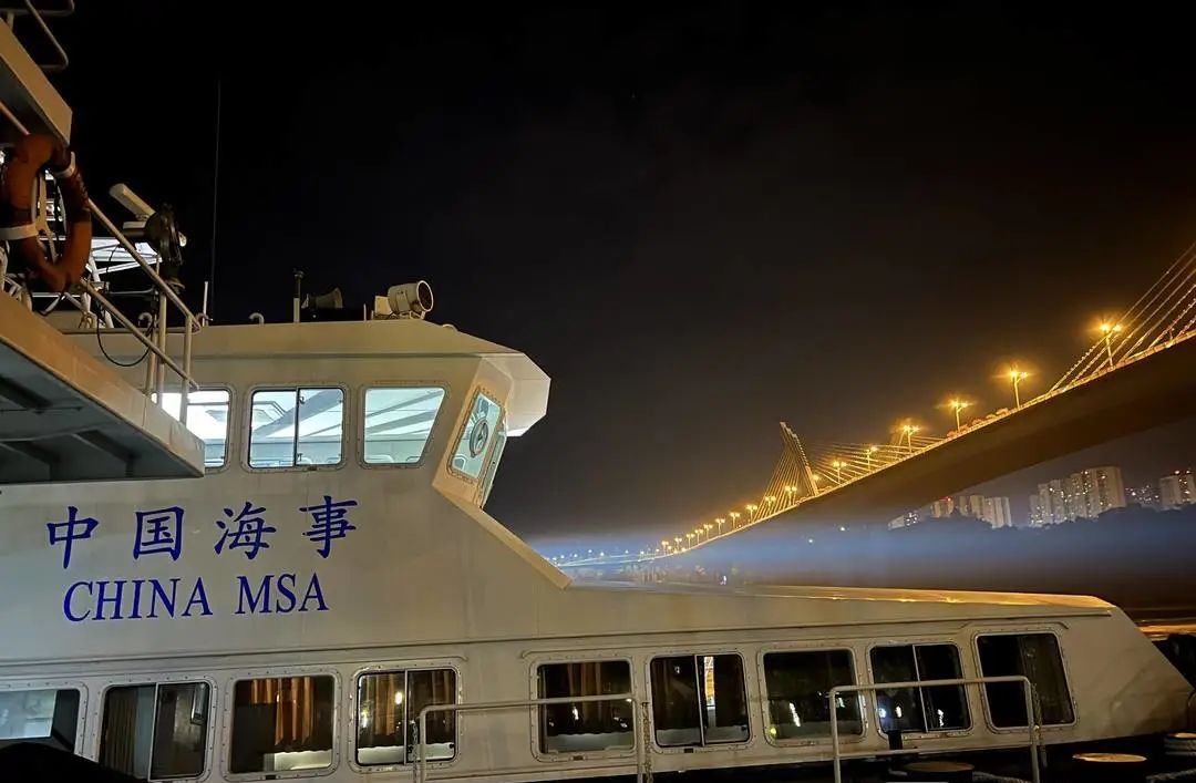 泸州又一溺水事件！祖孙俩江边玩耍落水，外公被救起5岁男童仍在搜救之中-5.jpg