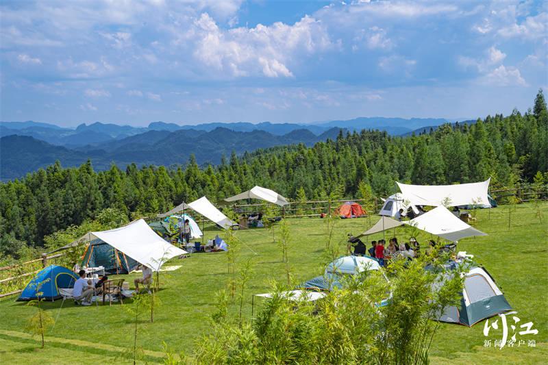 酷暑平均气温仅18-25℃，出发去泸州之巅​罗汉林清凉度夏！-2.jpg