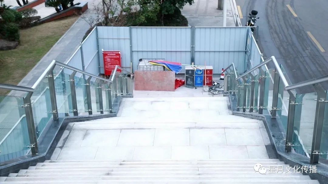 合江县荔枝文化广场1号人行天桥10月29日投用-2.jpg