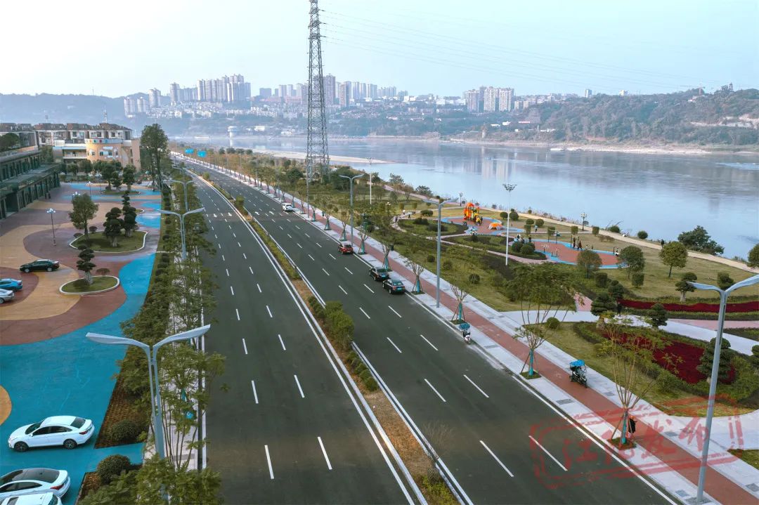 途经“三线工业”遗址保护区，泸州茜草滨江路已建成-1.jpg