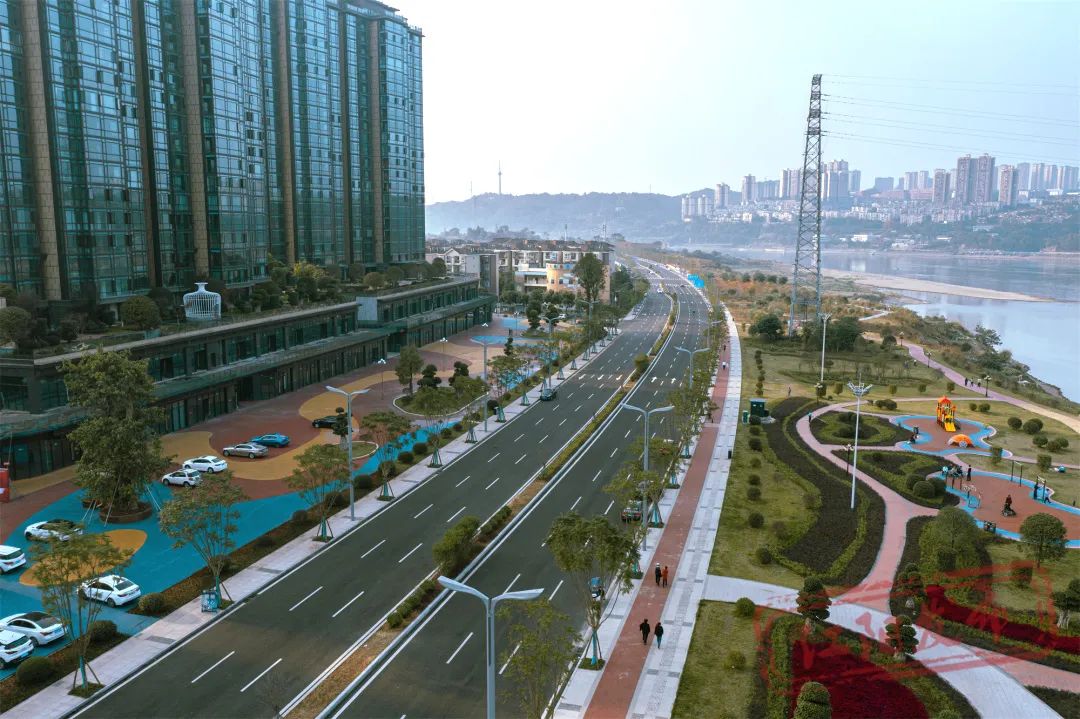 途经“三线工业”遗址保护区，泸州茜草滨江路已建成-2.jpg