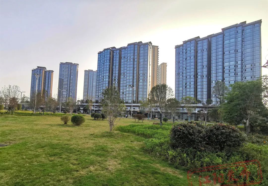 途经“三线工业”遗址保护区，泸州茜草滨江路已建成-6.jpg