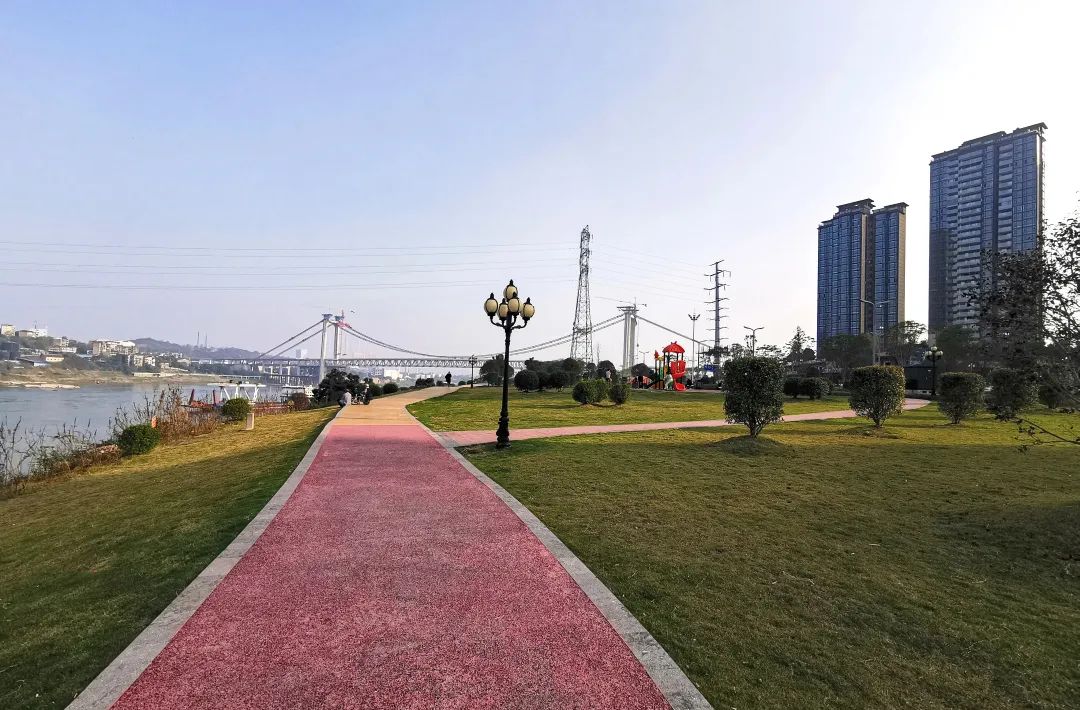 途经“三线工业”遗址保护区，泸州茜草滨江路已建成-7.jpg