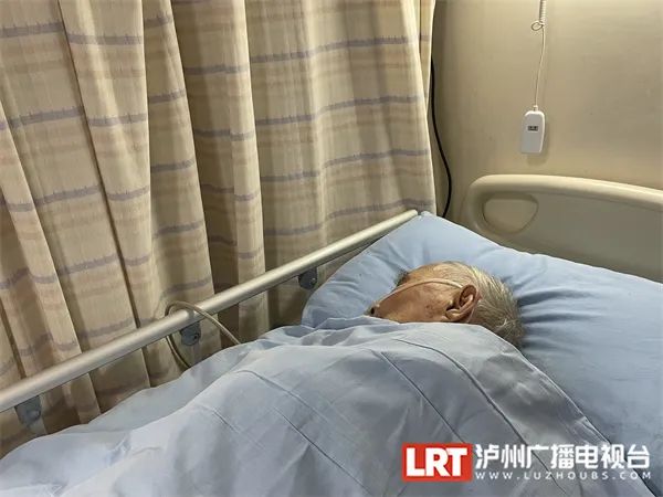 精心救治！泸州103岁新冠感染患者病情逐渐好转-1.jpg