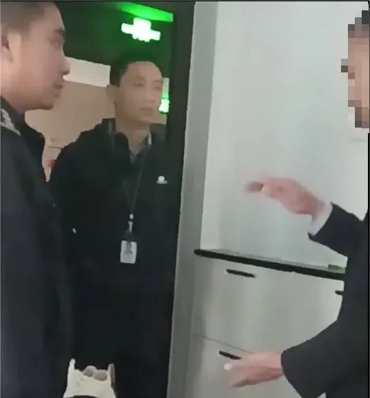 62万元现金不翼而飞？ 男子为哄泸州女友报假警，这哈遭了…-2.jpg