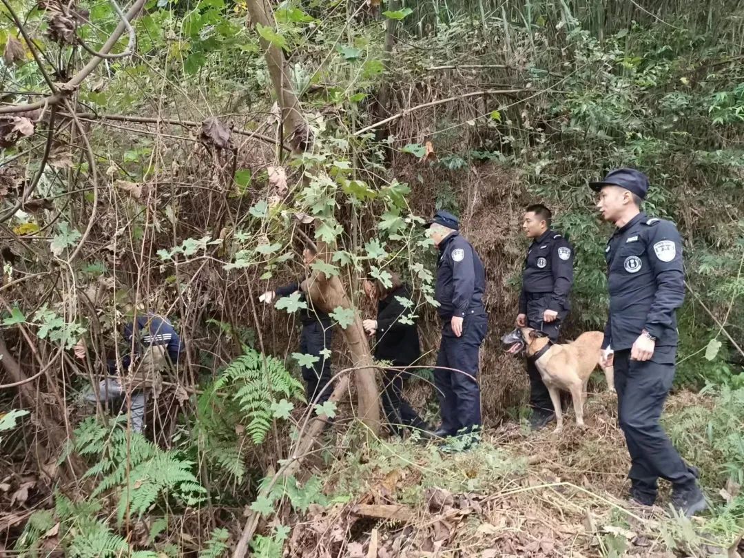 泸州警花姗姗立功！没有姗姗来迟，只有姗姗来“吃”…-4.jpg